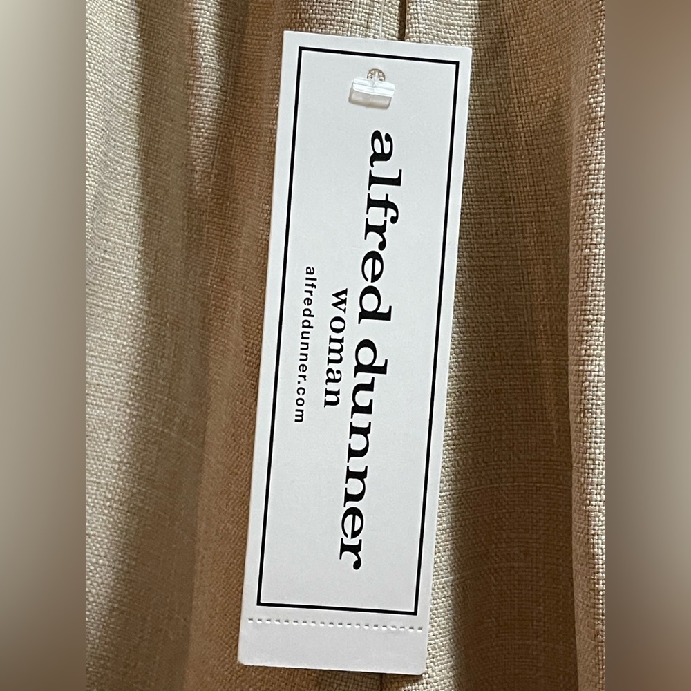 Alfred Dunner Classic Fit Proportioned Short Pants-LaDolce Vita style Almond NWT - Picture 4 of 9